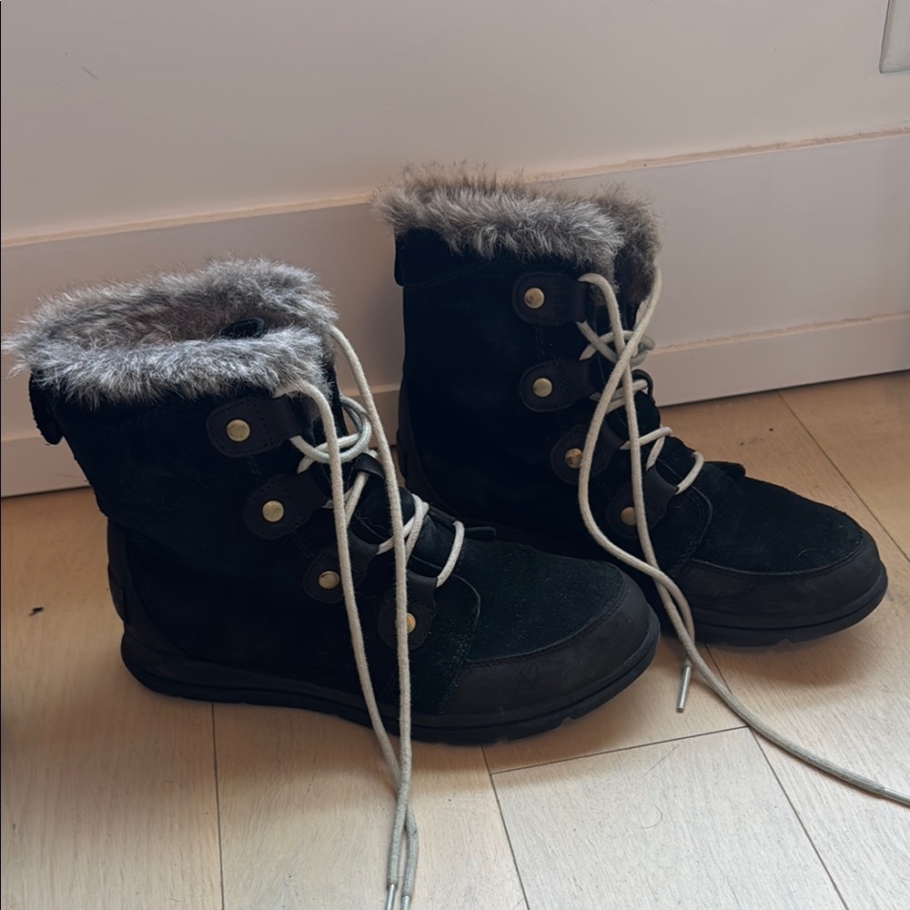 Sorel Black Fur-Lined Boots